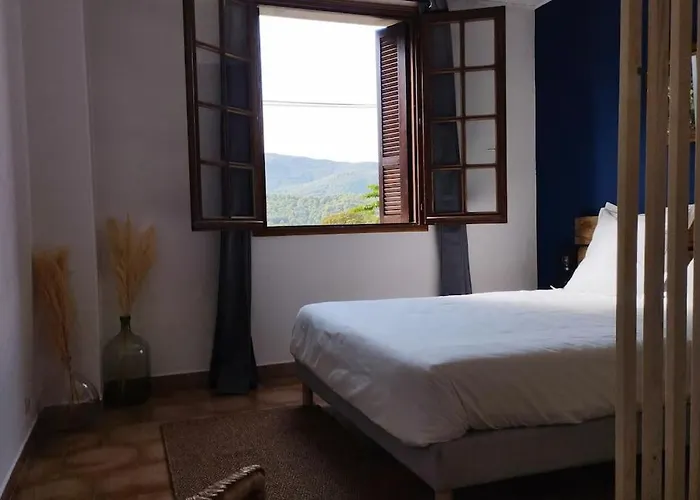 Appartement Rez De Maison/jacuzzi Prive/patio Fleuri